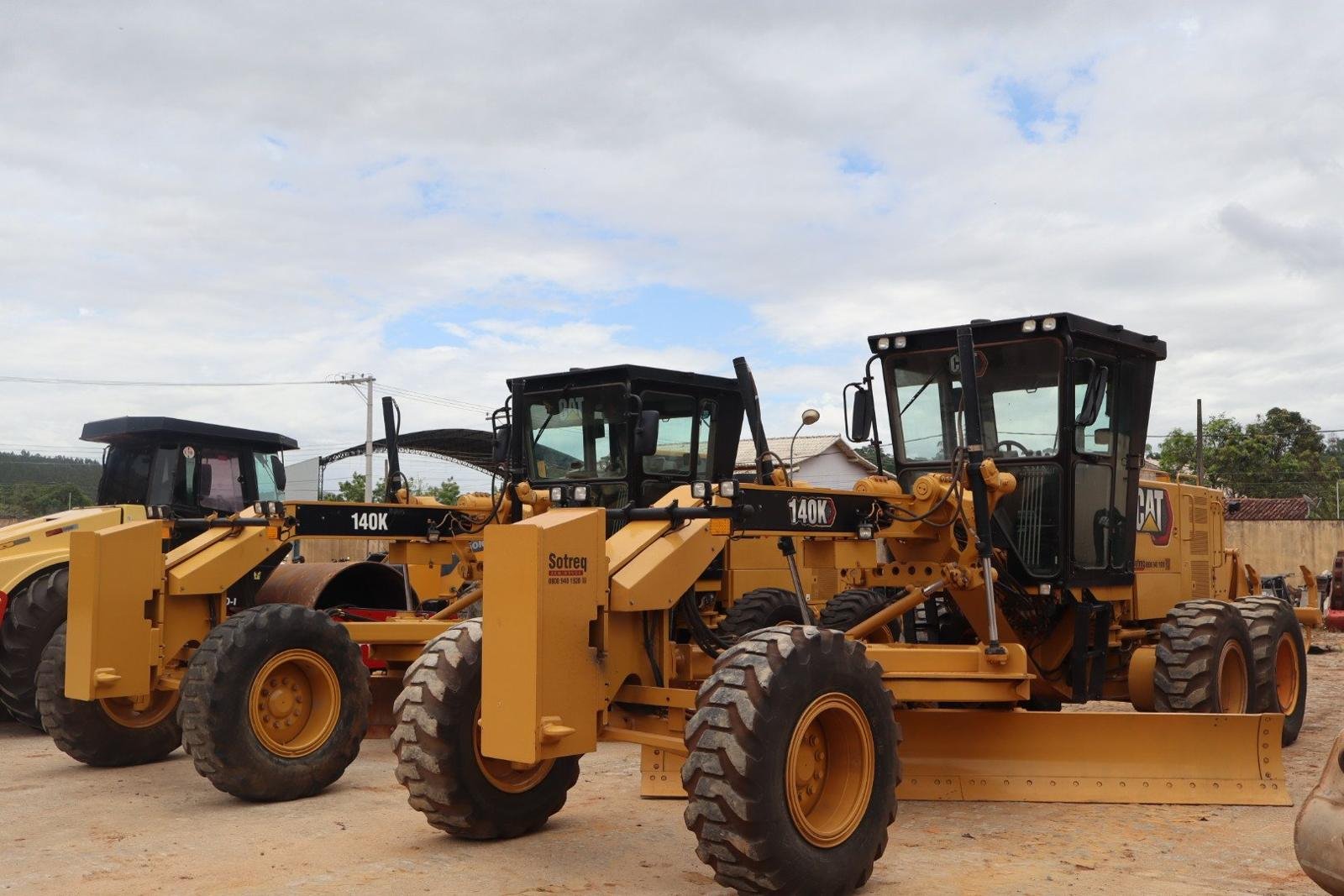 Motoniveladoras Caterpillar 140K da frota Escave
