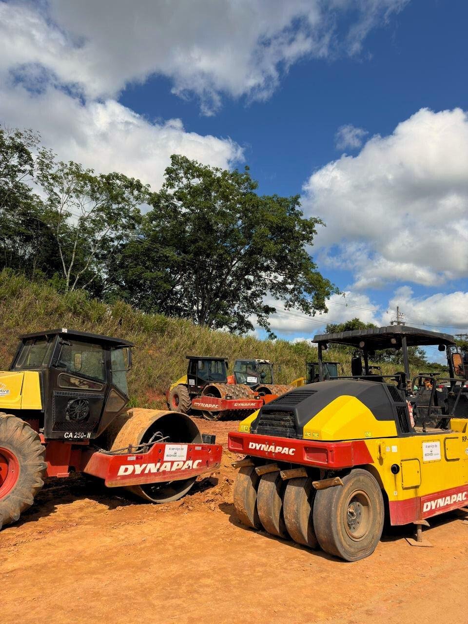 Rolos compactadores da frota Escave